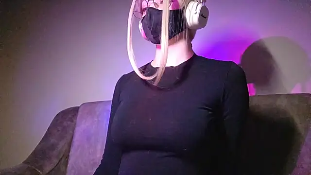 DanaWard online show from 04.10.26