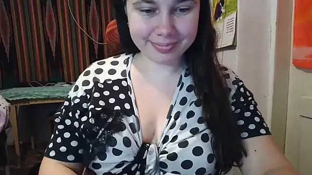 Snapshot of Cora_Maro chatting on 01.31.25 Cora Maro online show from 01.31.25
