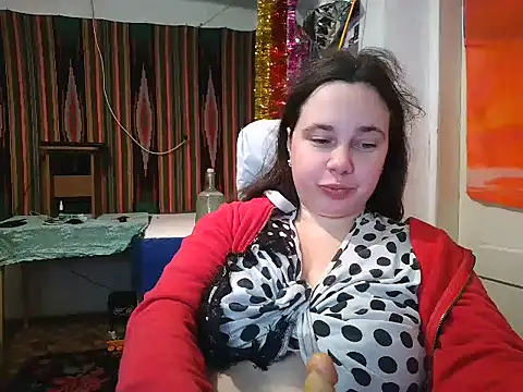 Snapshot of Cora_Maro chatting on 02.13.25 Cora Maro online show from 02.13.25