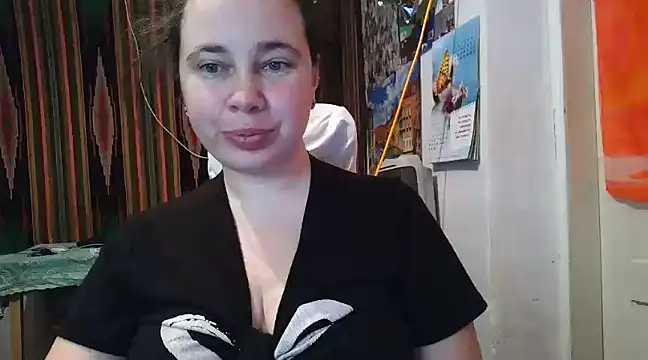 Snapshot of Cora_Maro chatting on 03.04.25 Cora Maro online show from 03.04.25