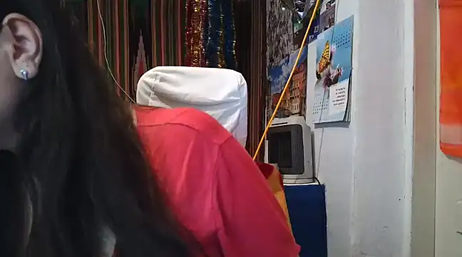 Snapshot of Cora_Maro chatting on 03.22.25 Cora Maro online show from 03.22.25