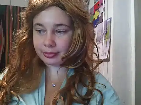 Snapshot of Cora_Maro chatting on 09.10.25 Cora Maro online show from 09.10.25