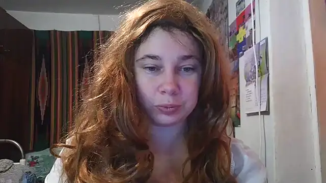 Snapshot of Cora_Maro chatting on 09.16.25 Cora Maro online show from 09.16.25