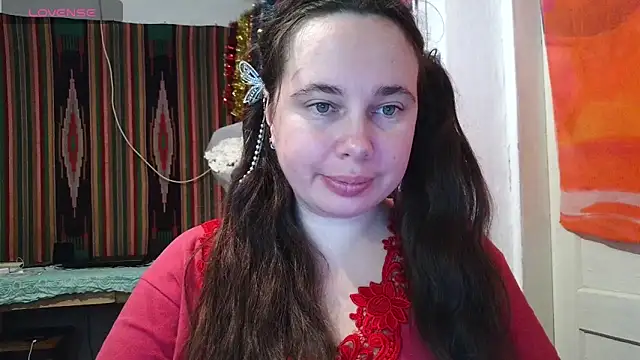 Snapshot of Cora_Maro chatting on 09.30.25 Cora Maro online show from 09.30.25