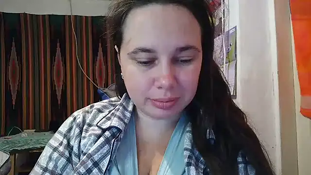 Snapshot of Cora_Maro chatting on 10.01.25 Cora Maro online show from 10.01.25