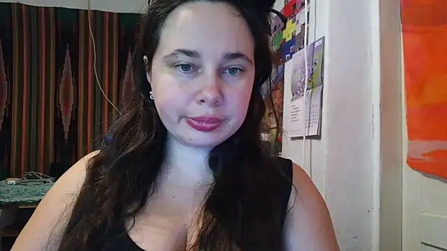 Snapshot of Cora_Maro chatting on 10.09.25 Cora Maro online show from 10.09.25