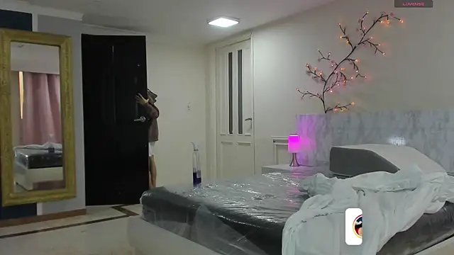 charolbruce 1 online show from 04.16.26