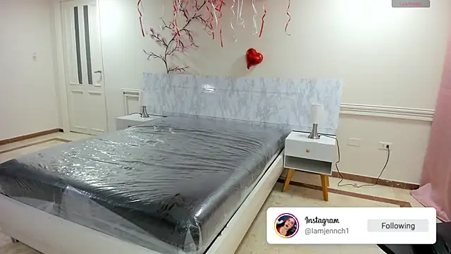 charolbruce 1 online show from 05.20.26