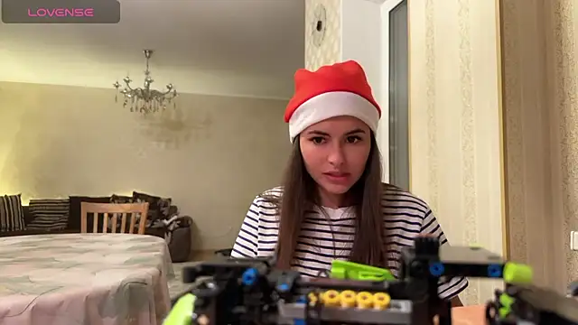 Snapshot of AmiCumOn chatting on 12.25.24 AmiCumOn online show from 12.25.24