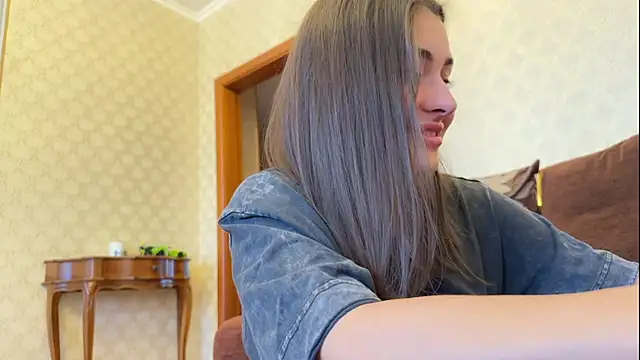 Snapshot of AmiCumOn chatting on 01.28.25 AmiCumOn online show from 01.28.25