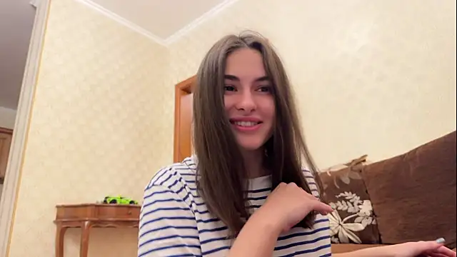 Snapshot of AmiCumOn chatting on 02.06.25 AmiCumOn online show from 02.06.25