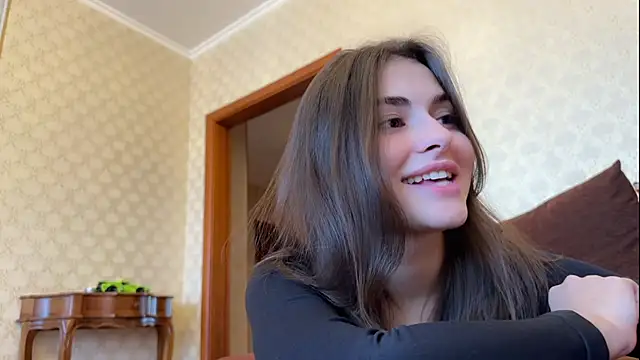 Snapshot of AmiCumOn chatting on 02.18.25 AmiCumOn online show from 02.18.25