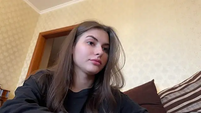 Snapshot of AmiCumOn chatting on 03.04.25 AmiCumOn online show from 03.04.25