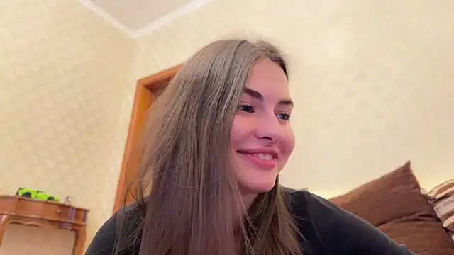 Snapshot of AmiCumOn chatting on 03.06.25 AmiCumOn online show from 03.06.25