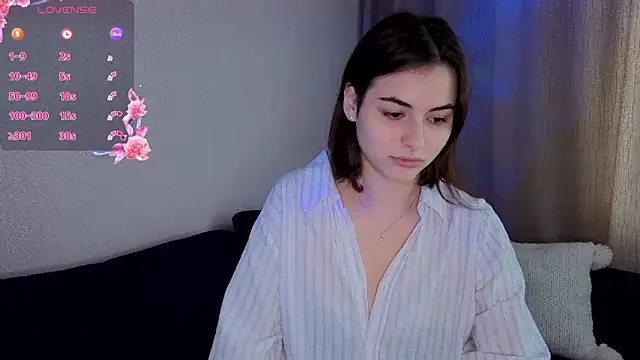 Snapshot of AmiCumOn chatting on 10.02.25 AmiCumOn online show from 10.02.25