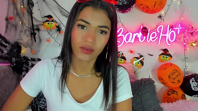 BarbieHotLaura online show from 10.22.25
