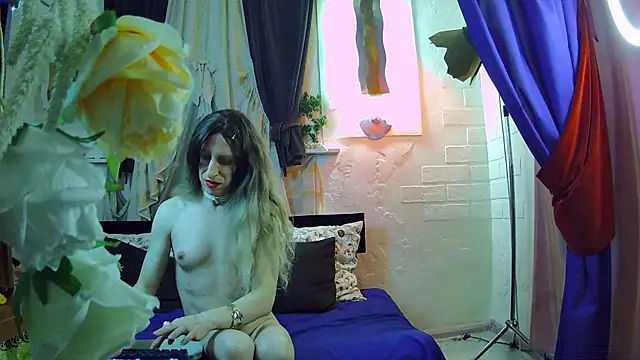 Snapshot of Mary_Loon chatting on 02.13.25 Mary Loon online show from 02.13.25