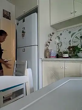 Snapshot of LorenRosse chatting on 10.04.25 LorenRosse online show from 10.04.25