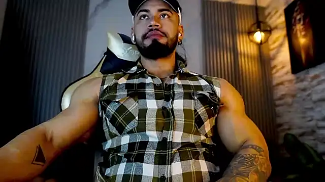 Snapshot of jaxon_colton chatting on 11.24.25 jaxon colton online show from 11.24.25