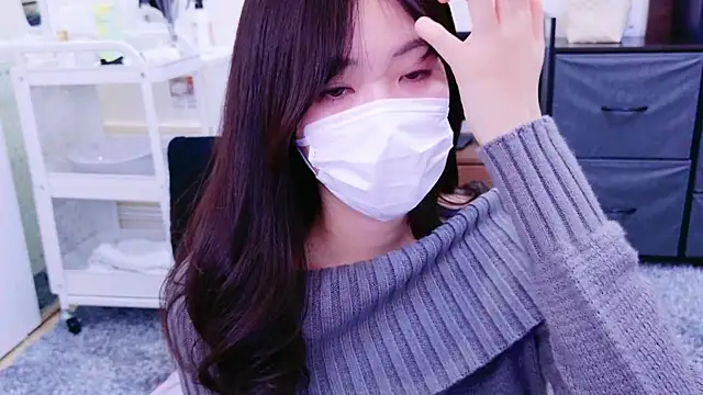 Snapshot of oxo_yuna_oxo chatting on 02.15.25 oxo yuna oxo online show from 02.15.25