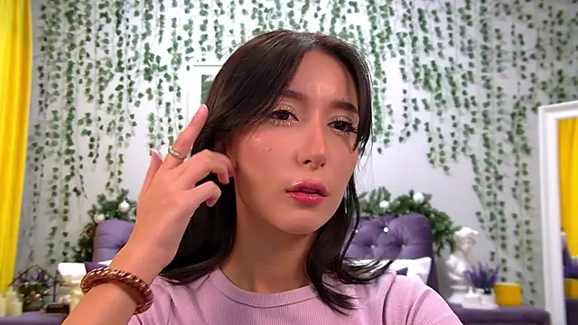 Snapshot of NicoleLimp chatting on 12.12.24 NicoleLimp online show from 12.12.24