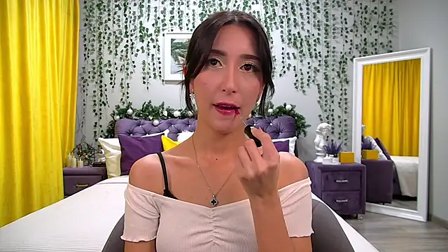 Snapshot of NicoleLimp chatting on 12.19.24 NicoleLimp online show from 12.19.24