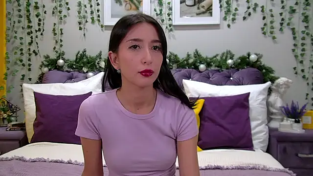 Snapshot of NicoleLimp chatting on 12.28.24 NicoleLimp online show from 12.28.24