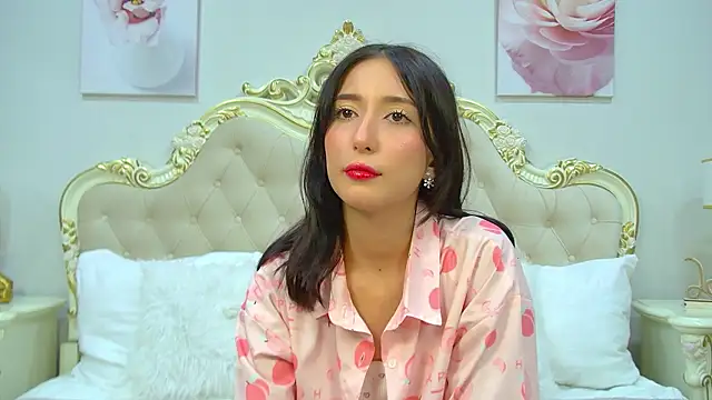 Snapshot of NicoleLimp chatting on 01.14.25 NicoleLimp online show from 01.14.25