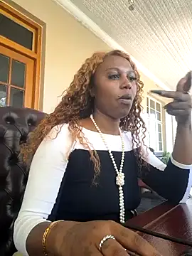 Snapshot of YourDreamLady22 chatting on 01.28.25 YourDreamLady22 online show from 01.28.25