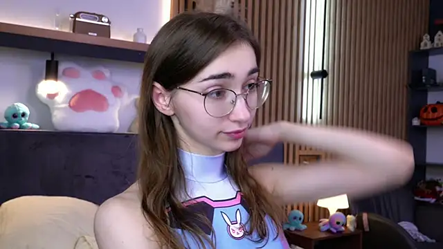 PollyBeev online show from 11.13.25