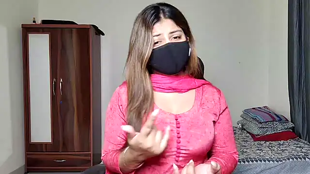 Hoty-Shivangi online show from 03.12.26