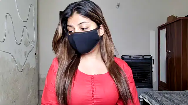 Hoty-Shivangi online show from 05.03.26