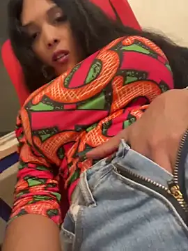 MOMMYJEVAA online show from 11.25.25