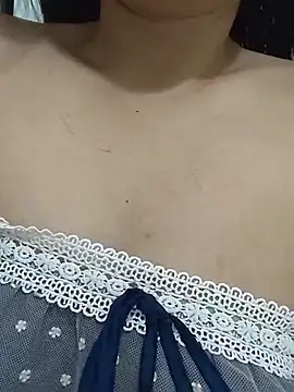 Snapshot of girldam95 chatting on 12.17.25 girldam95 online show from 12.17.25