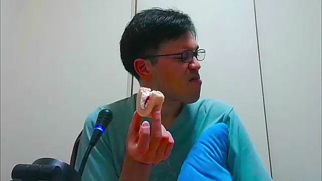 ryusei18570 online show from 01.12.26