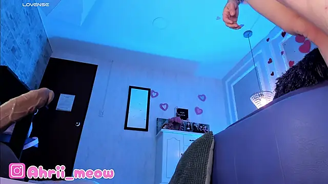 Snapshot of AHRI_LEE chatting on 03.08.25 AHRI LEE online show from 03.08.25