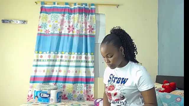 Snapshot of Madison__12 chatting on 02.13.25 Madison 12 online show from 02.13.25