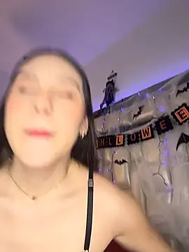 Snapshot of _ISABELLA_HOT_ chatting on 10.22.25 ISABELLA HOT online show from 10.22.25