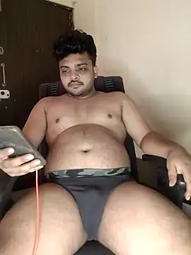 Snapshot of Mr_Handsome_hunk chatting on 12.10.24 Mr Handsome hunk online show from 12.10.24