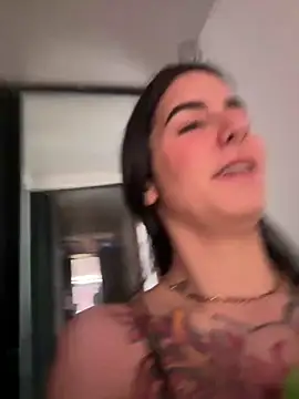 Snapshot of Alice_woodville chatting on 02.22.25 Alice woodville online show from 02.22.25