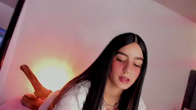 Snapshot of Alice_woodville chatting on 03.09.25 Alice woodville online show from 03.09.25