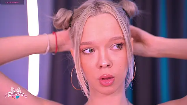  AlinaBailey online show from 04.10.26