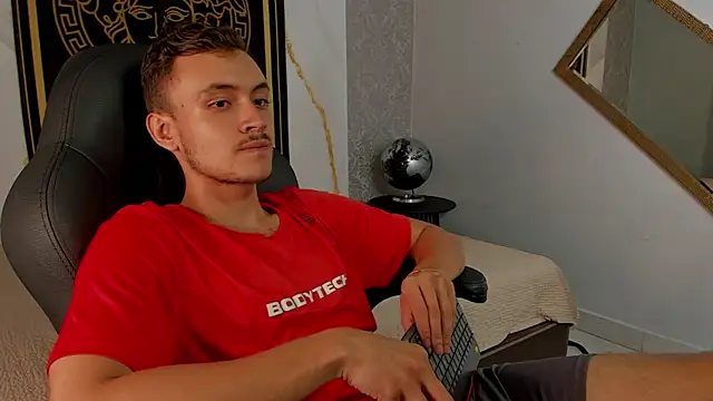 Desmon Clark online show from 03.07.25