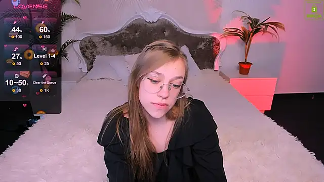 LayriantaVee online show from 01.15.25