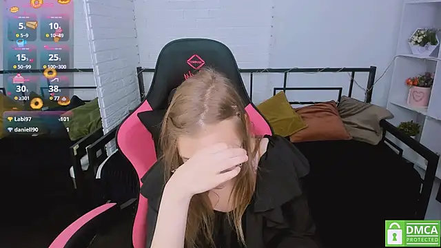 LayriantaVee online show from 01.21.25