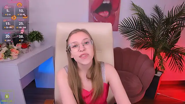 LayriantaVee online show from 02.17.25