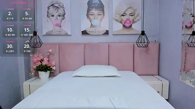 Sensual Sophie  online show from 12.17.25