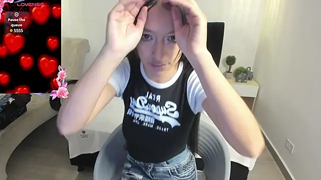 Snapshot of Scarlett__bell chatting on 03.20.25 Scarlett bell online show from 03.20.25