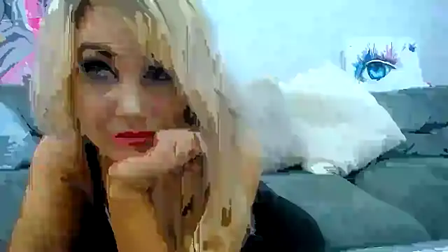 Niquitasparkles online show from 11.26.25