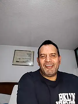 RogueTraveler online show from 10.17.25